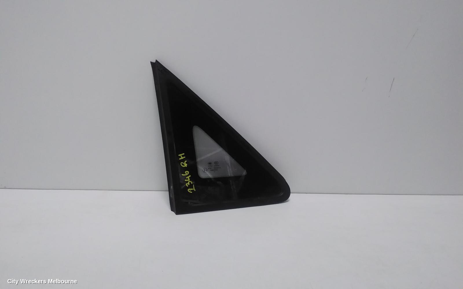 LDV G10 RIGHT FRONT 1/4 DOOR GLASS, SV7A/SV7C, WAGON/VAN, 04/2015 ONWARDS