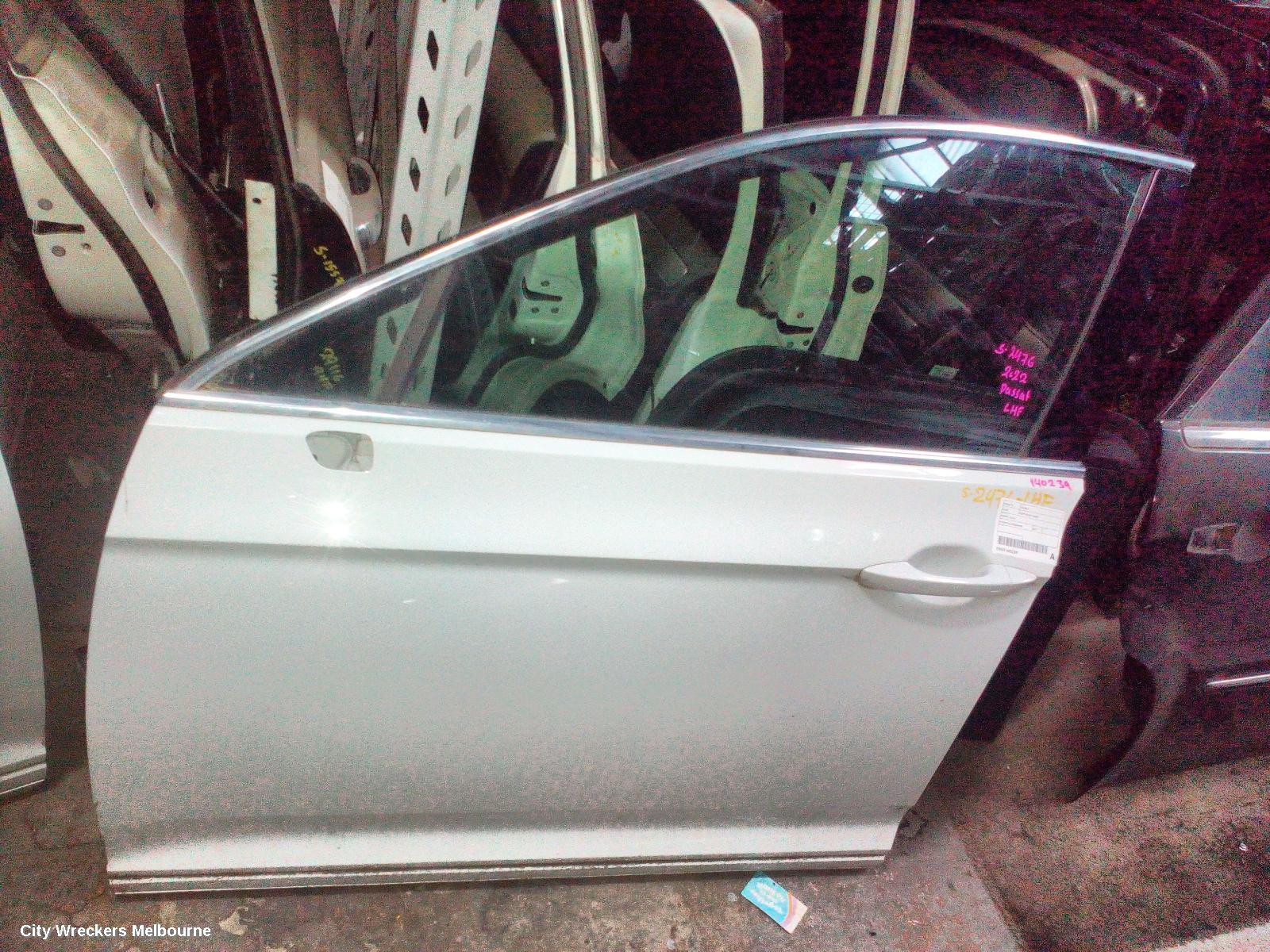 VOLKSWAGEN PASSAT RIGHT FRONT DOOR, B8/MK7, 06/2015 ONWARDS