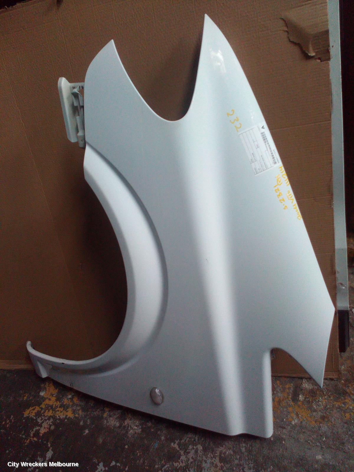 MERCEDES VITO LEFT GUARD, 639, 04/2004 - 01/2011