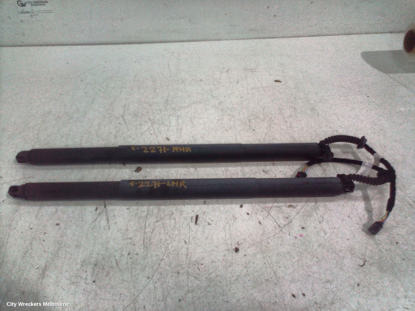 SKODA KAMIQ HATCH STRUT, NW, 06/2020 ONWARDS