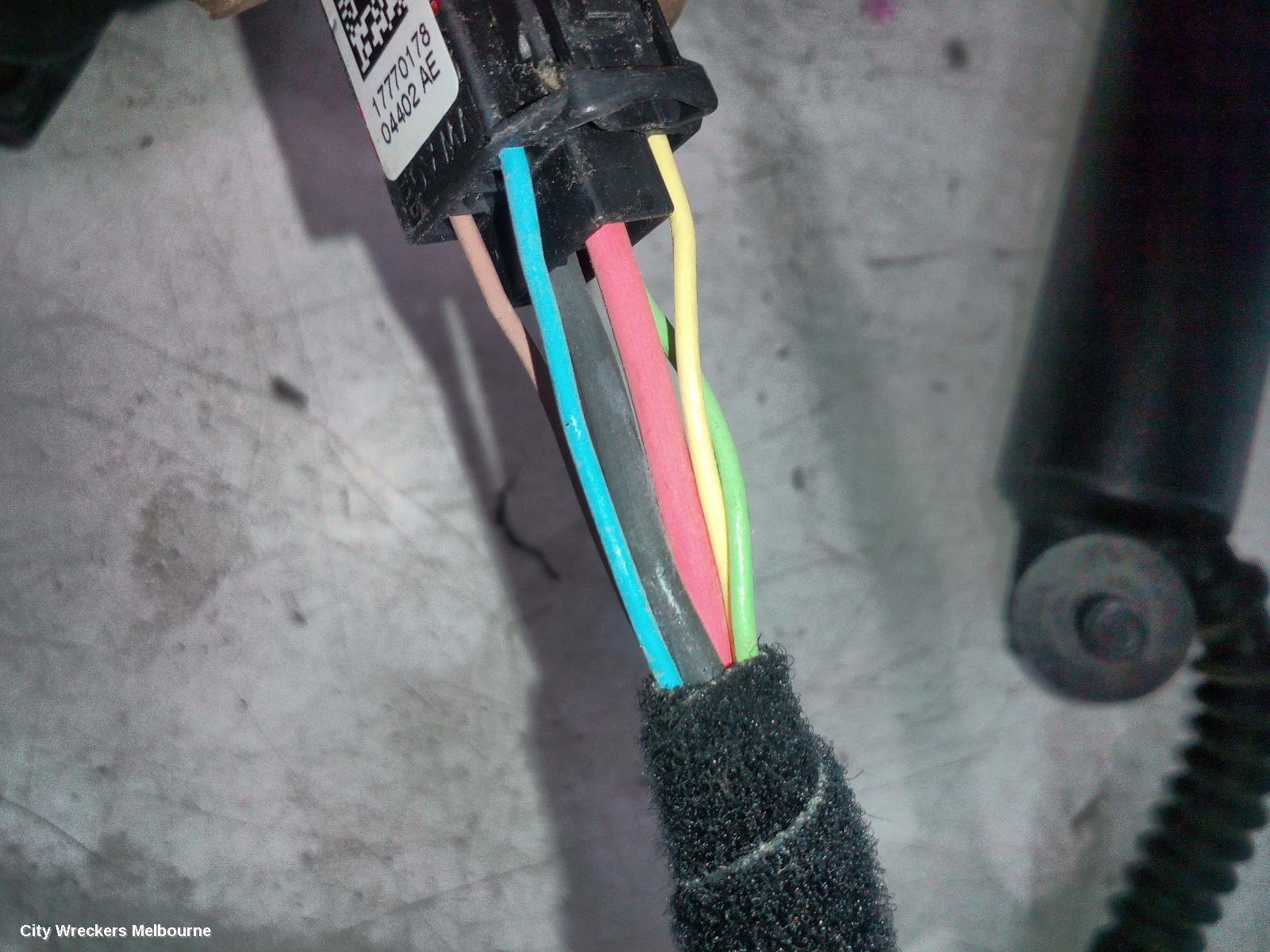 SKODA KAMIQ HATCH STRUT, NW, 06/2020 ONWARDS