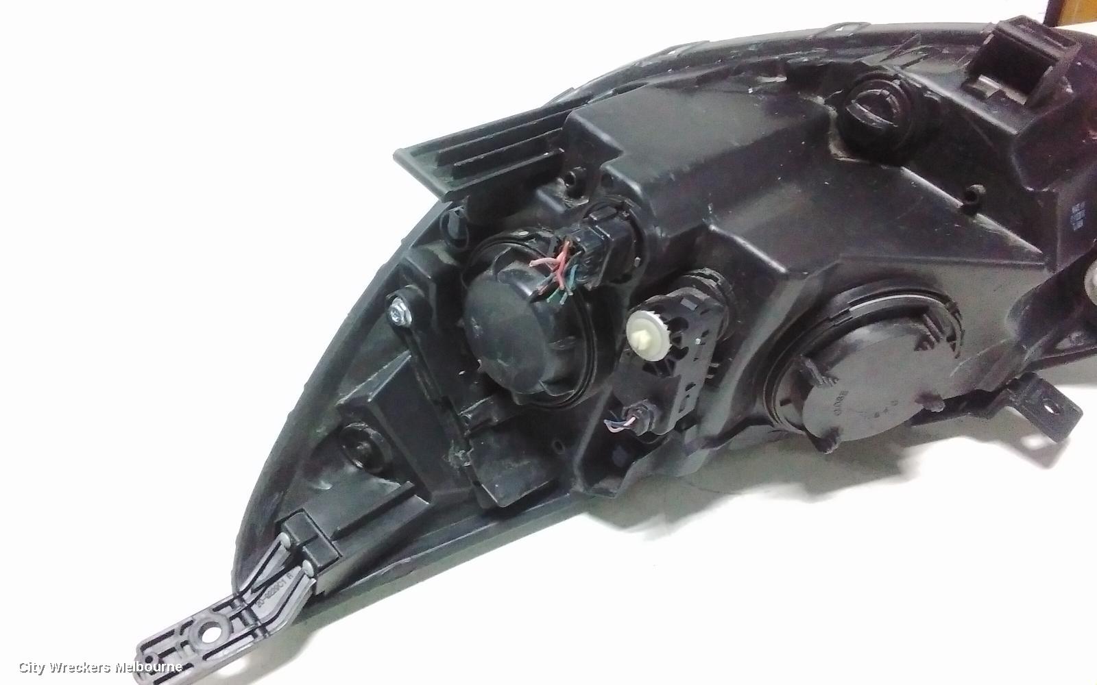 KIA RIO RIGHT HEADLAMP, UB, 3DR/5DR HATCH, SLI/SLS, 08/2011 - 10/2014