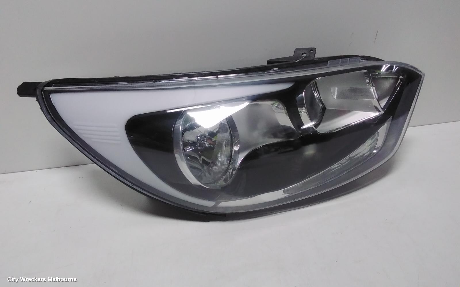 KIA RIO RIGHT HEADLAMP, UB, 3DR/5DR HATCH, SLI/SLS, 08/2011 - 10/2014