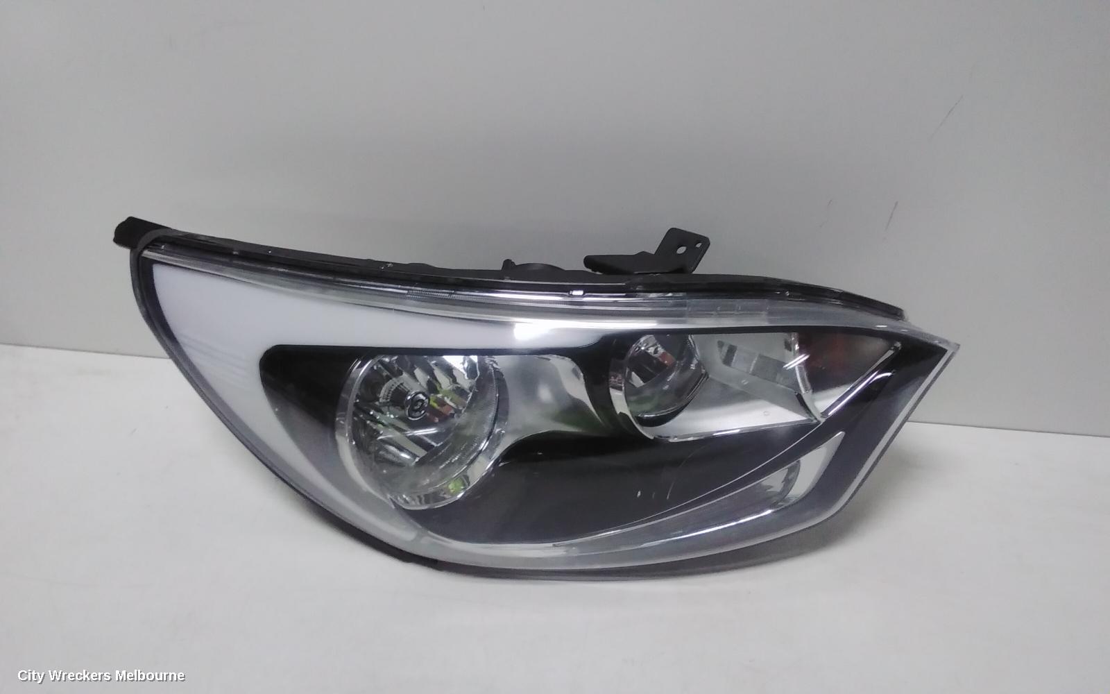 KIA RIO RIGHT HEADLAMP, UB, 3DR/5DR HATCH, SLI/SLS, 08/2011 - 10/2014