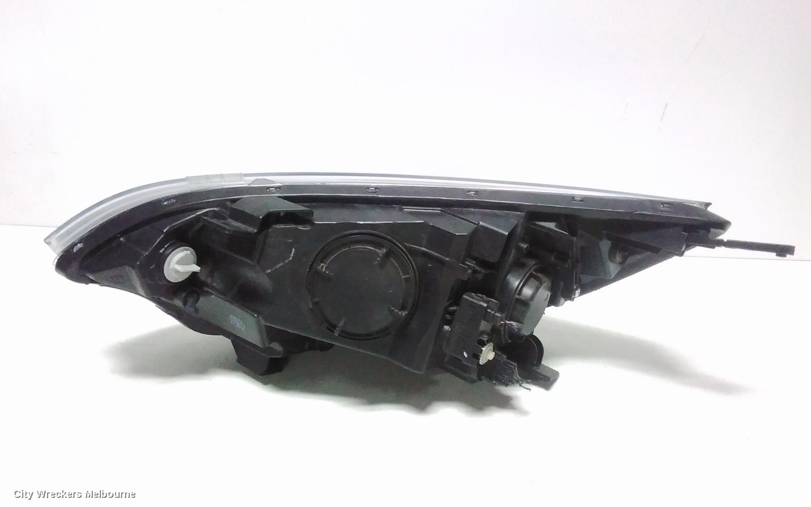 KIA RIO RIGHT HEADLAMP, UB, 3DR/5DR HATCH, SLI/SLS, 08/2011 - 10/2014