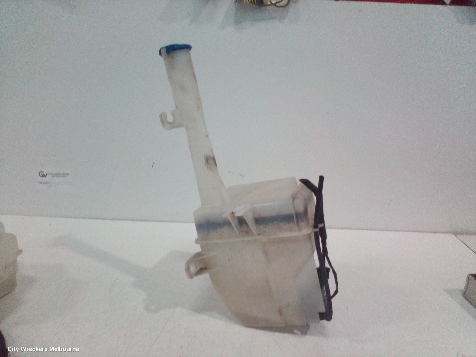 HYUNDAI I45 WASHER BOTTLE, WASHER BOTTLE, YF, 02/2010 - 04/2014