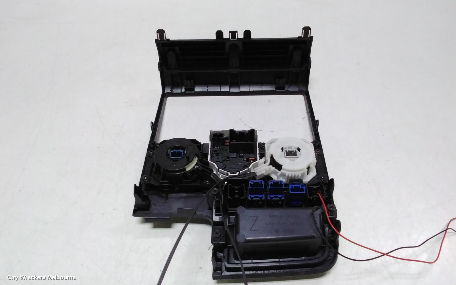 TOYOTA HIACE HEATER/AC CONTROLS, DUAL ZONE TYPE, 300 SERIES, 04/2019 ONWARDS