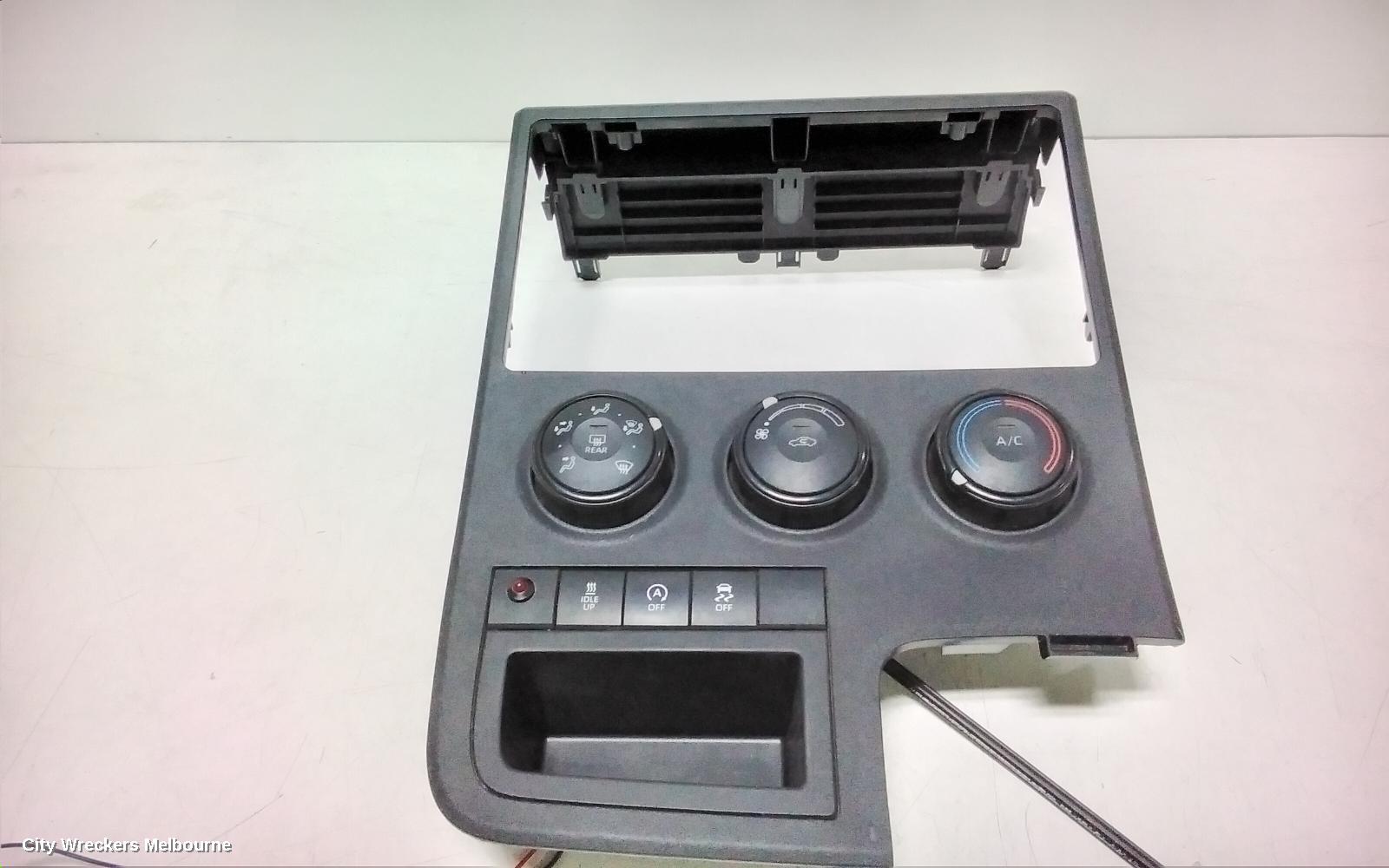 TOYOTA HIACE HEATER/AC CONTROLS, DUAL ZONE TYPE, 300 SERIES, 04/2019 ONWARDS