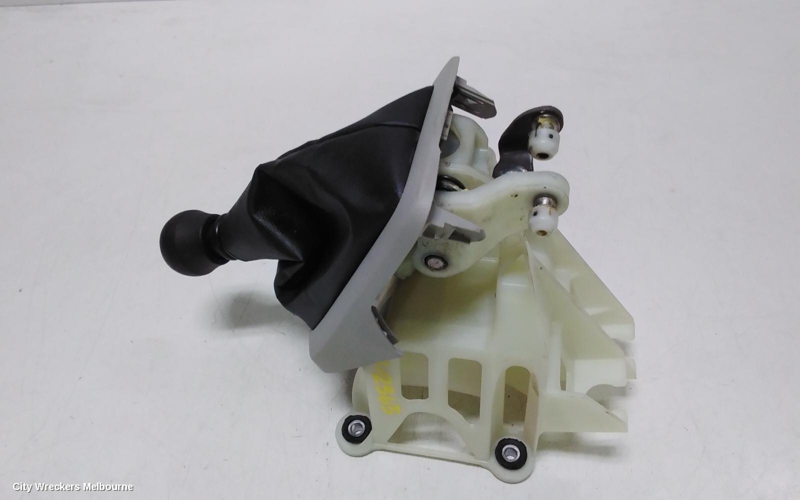 TOYOTA HIACE GEAR STICK/SHIFTER, 300 SERIES, AUTO T/M, 02/2019 ONWARDS