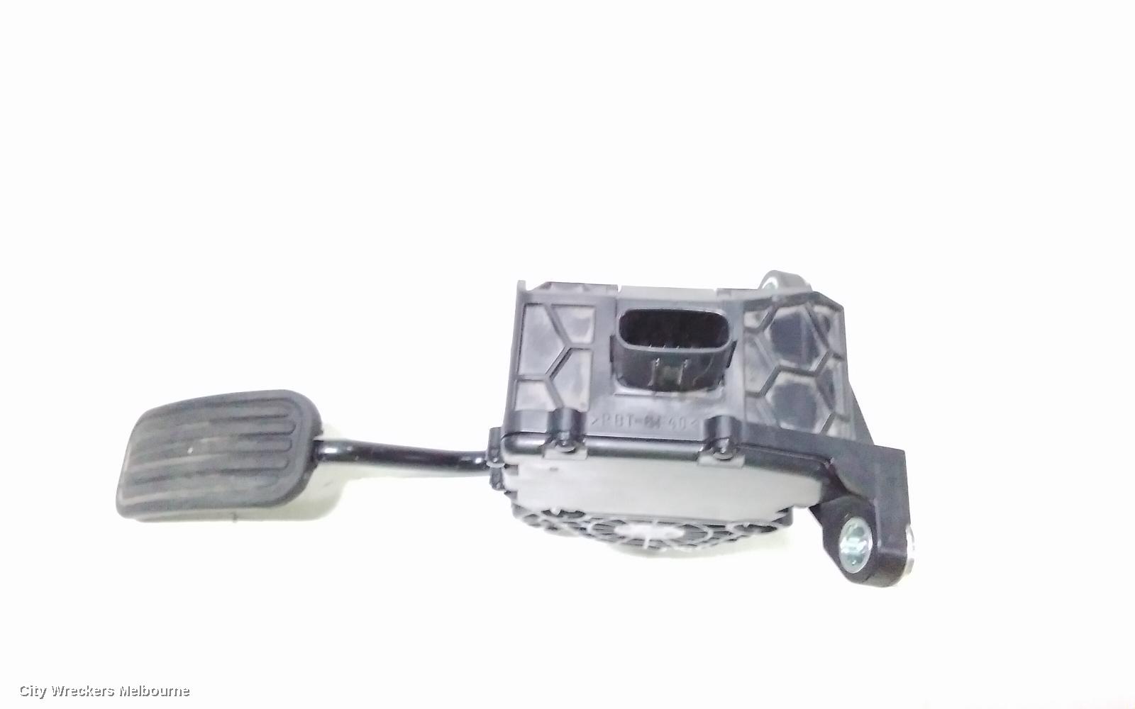 TOYOTA HIACE PEDAL ASSEMBLY, 300 SERIES, ACCELERATOR PEDAL, 02/2019 ONWARDS