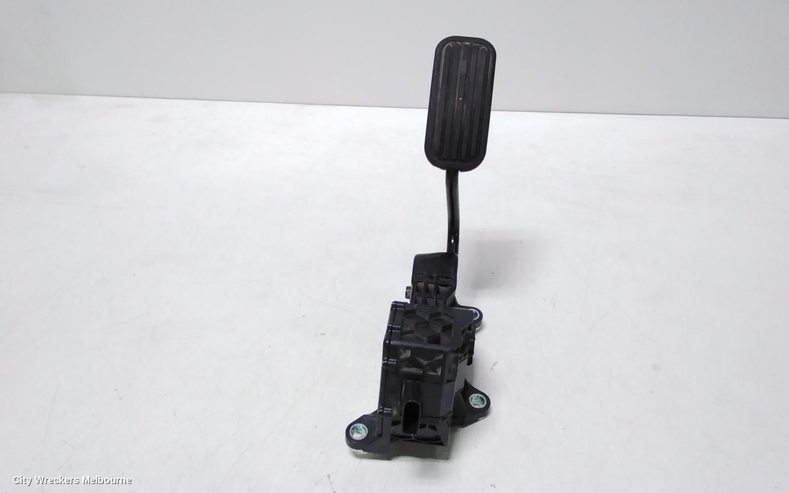 TOYOTA HIACE PEDAL ASSEMBLY, 300 SERIES, ACCELERATOR PEDAL, 02/2019 ONWARDS