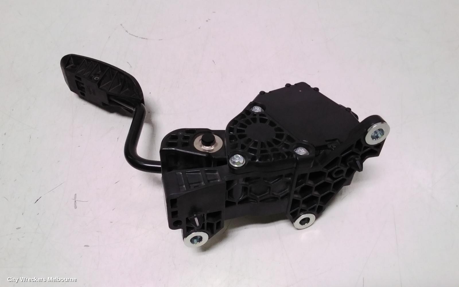 TOYOTA HIACE PEDAL ASSEMBLY, 300 SERIES, ACCELERATOR PEDAL, 02/2019 ONWARDS