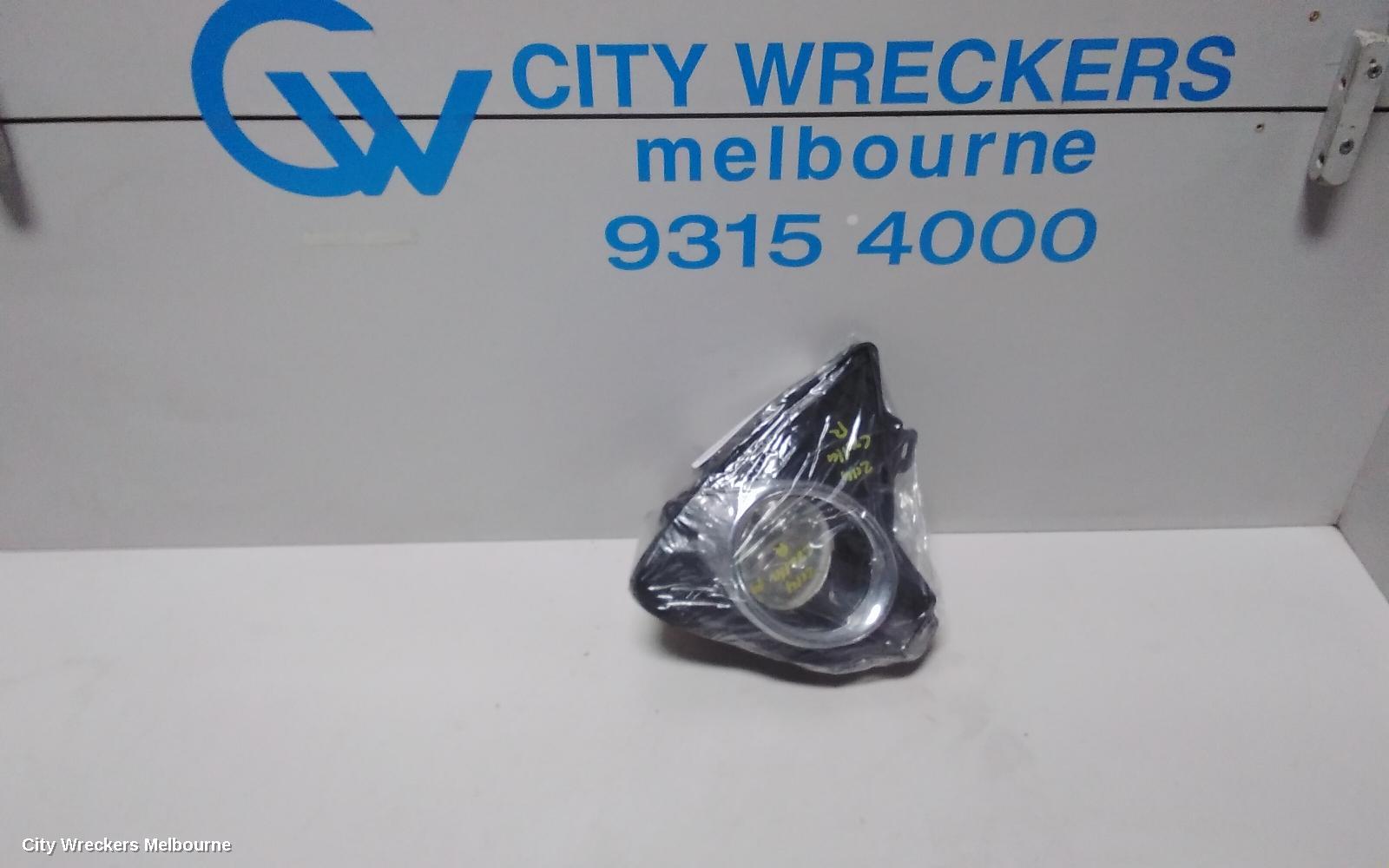 TOYOTA COROLLA RIGHT INDICATOR/FOG/SIDE, BUMPER FOGLAMP, ZRE182R, HATCH, 10/2012 - 03/2015