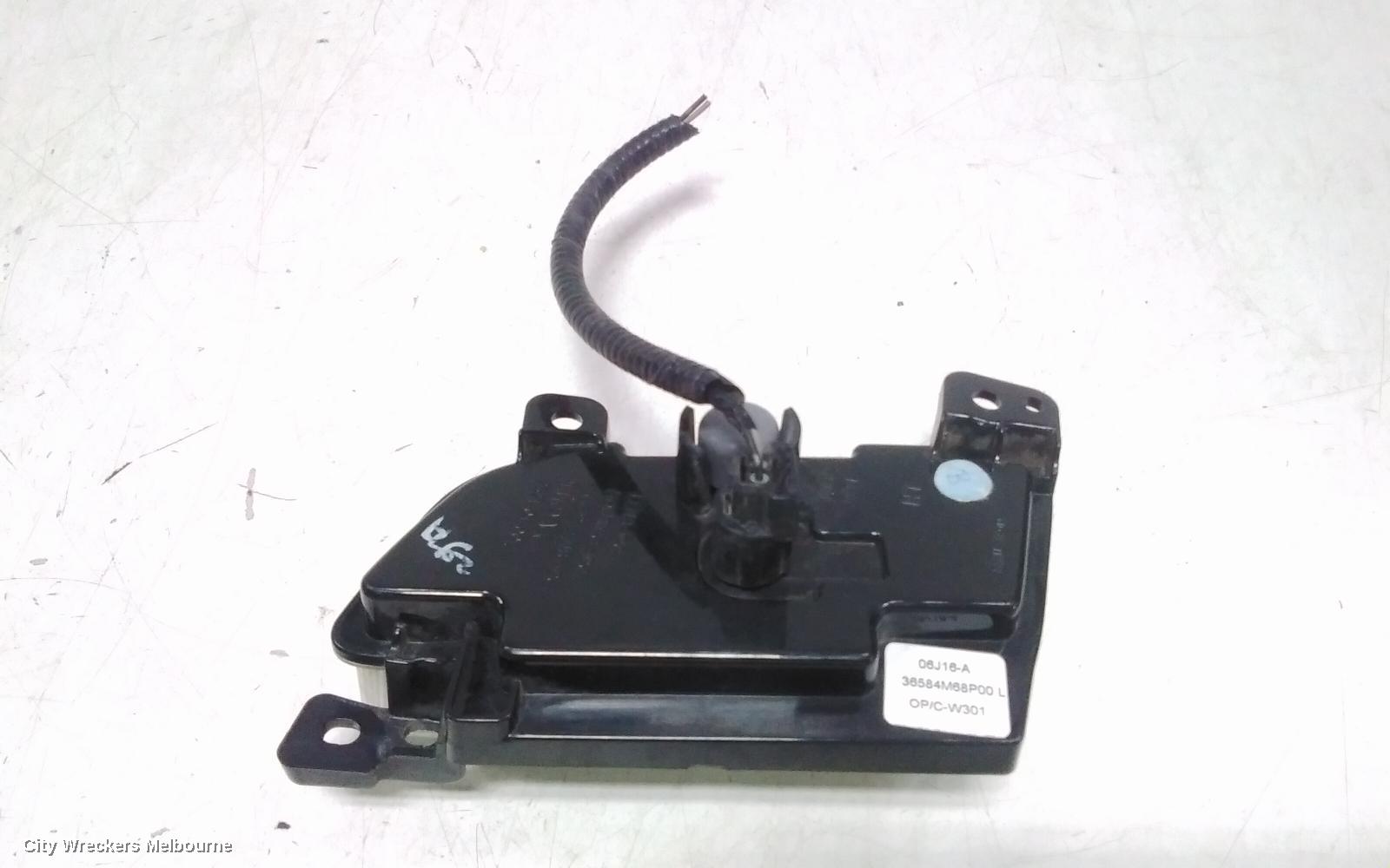 SUZUKI BALENO LEFT INDICATOR/FOG/SIDE, DAYTIME RUNNING LAMP, EW, 04/2016 - 07/2019