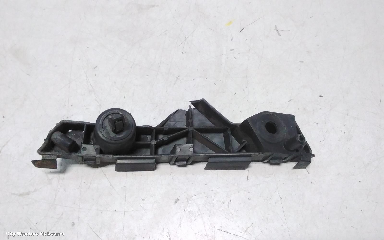 MAZDA CX7, 11/2006 - 02/2012, RHF BAR BRAKET: 111414