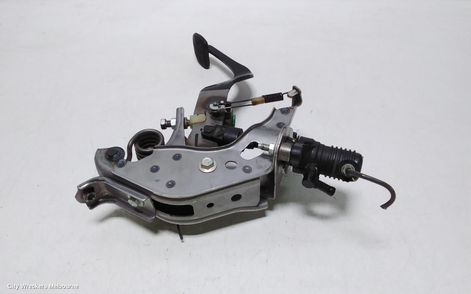 TOYOTA HIACE PEDAL ASSEMBLY, BRAKE PEDAL, TRH/KDH, 01/2015 - 04/2019