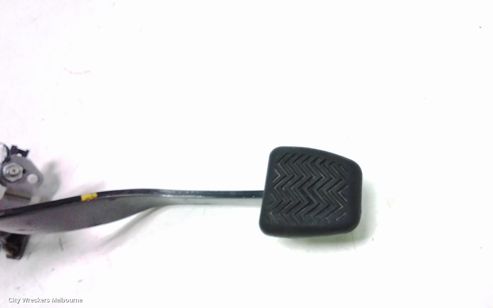 TOYOTA HIACE PEDAL ASSEMBLY, BRAKE PEDAL, TRH/KDH, 01/2015 - 04/2019