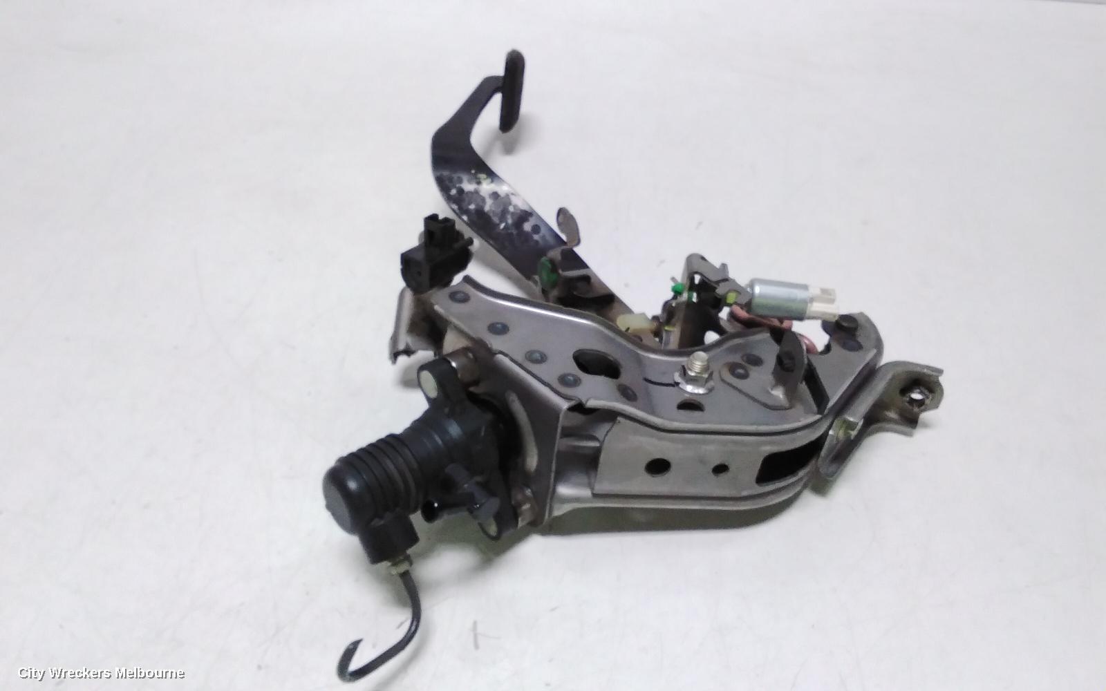 TOYOTA HIACE PEDAL ASSEMBLY, BRAKE PEDAL, TRH/KDH, 01/2015 - 04/2019