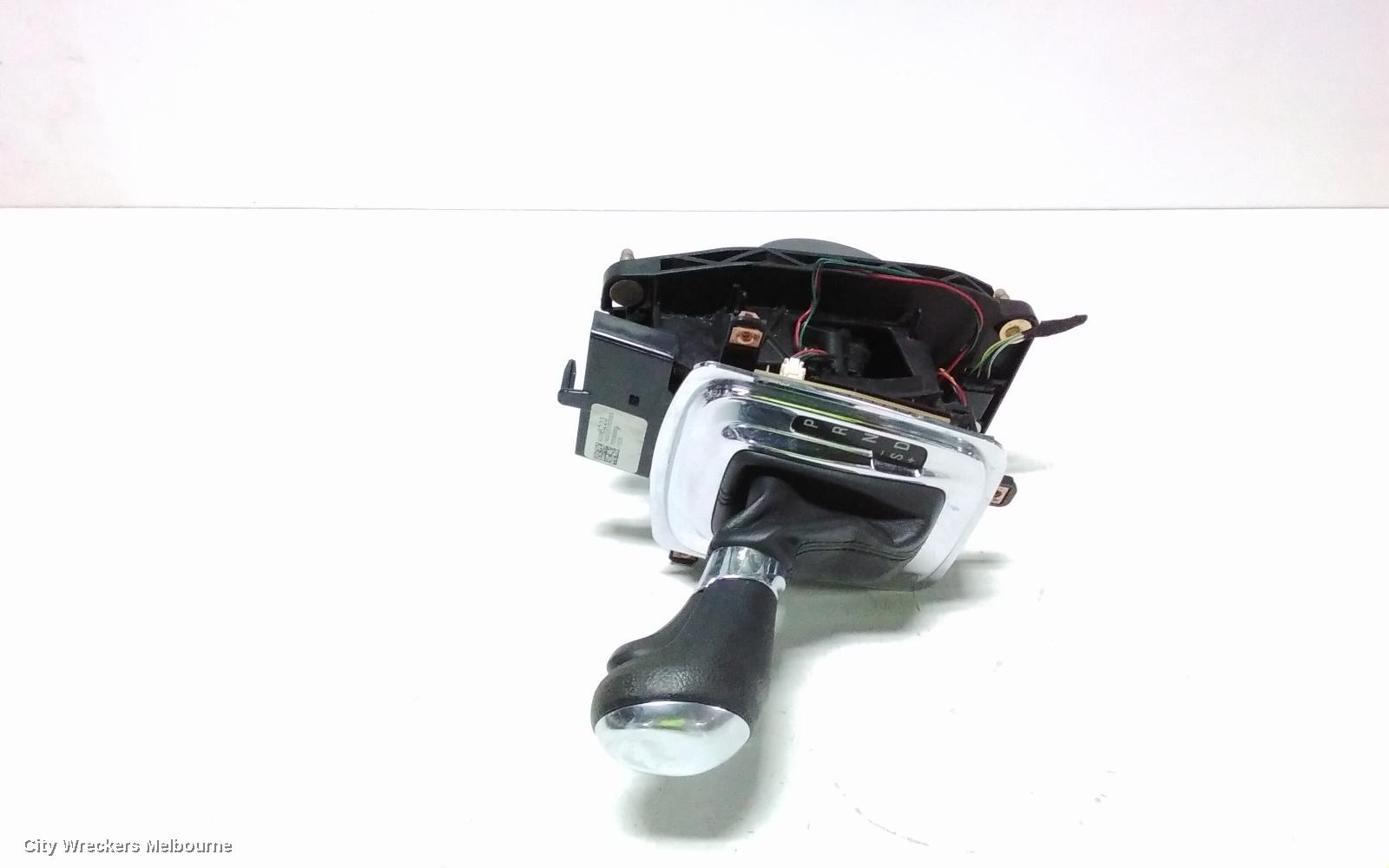 HOLDEN COMMODORE GEAR STICK/SHIFTER, 3.6/6.0/6.2, PETROL, AUTO T/M, VF, 05/2013 - 12/2017