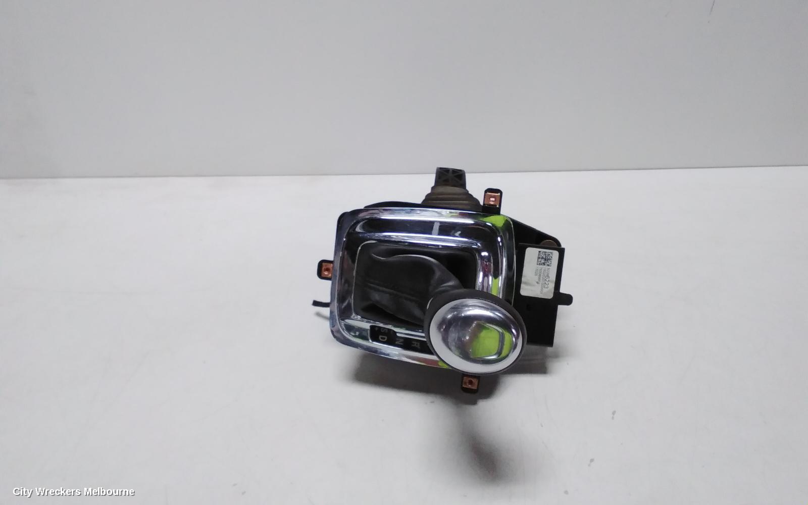 HOLDEN COMMODORE GEAR STICK/SHIFTER, 3.6/6.0/6.2, PETROL, AUTO T/M, VF, 05/2013 - 12/2017
