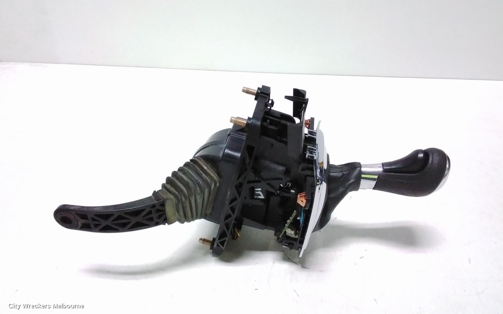 HOLDEN COMMODORE GEAR STICK/SHIFTER, 3.6/6.0/6.2, PETROL, AUTO T/M, VF, 05/2013 - 12/2017
