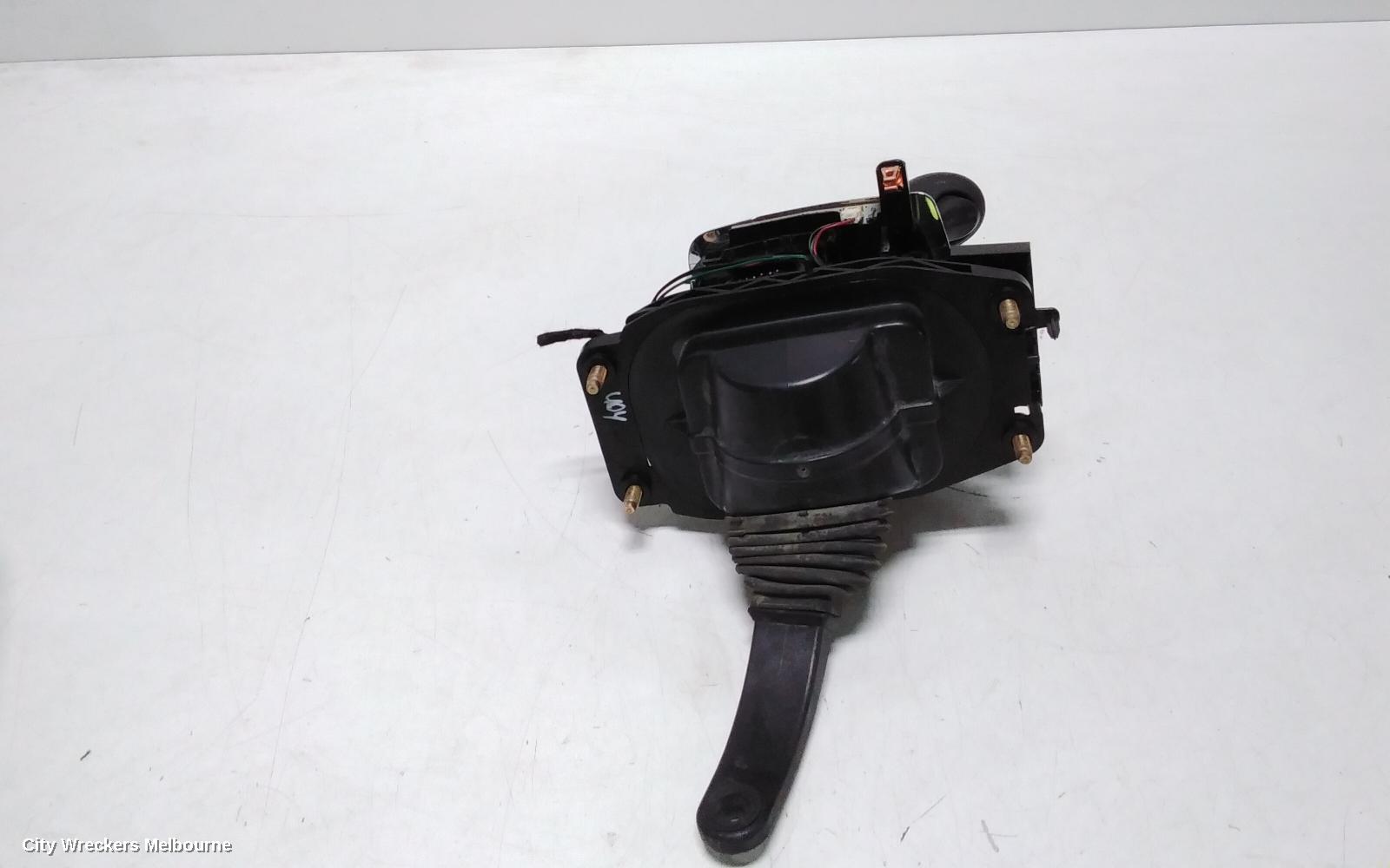 HOLDEN COMMODORE GEAR STICK/SHIFTER, 3.6/6.0/6.2, PETROL, AUTO T/M, VF, 05/2013 - 12/2017