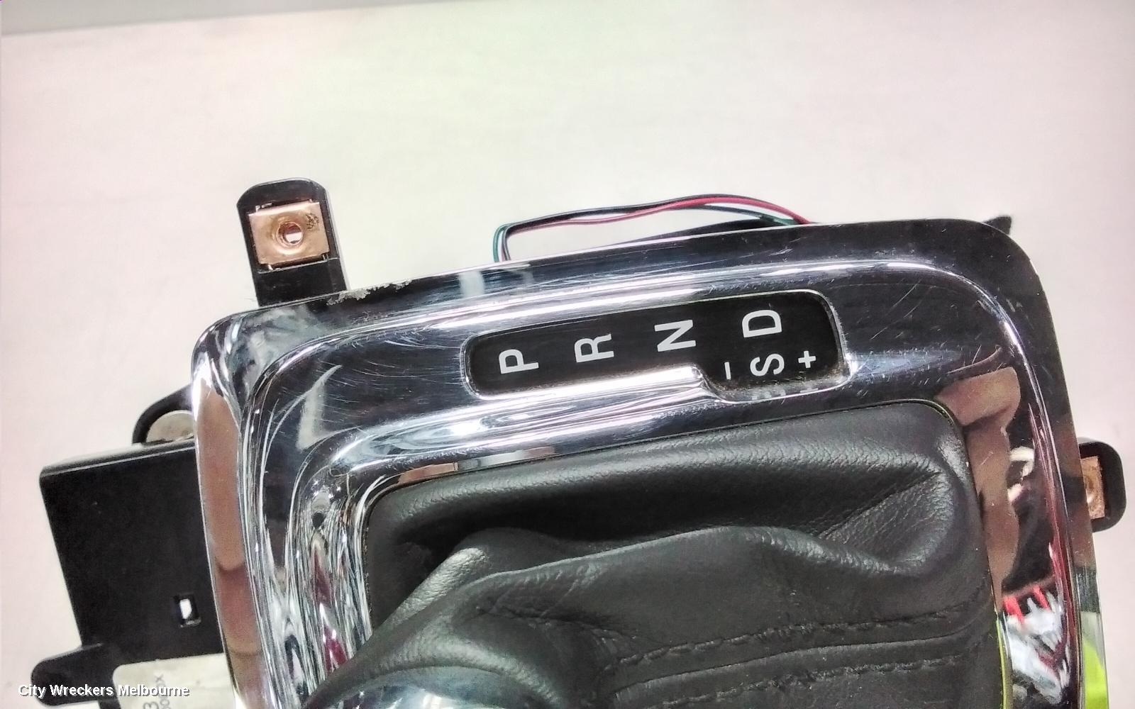 HOLDEN COMMODORE GEAR STICK/SHIFTER, 3.6/6.0/6.2, PETROL, AUTO T/M, VF, 05/2013 - 12/2017