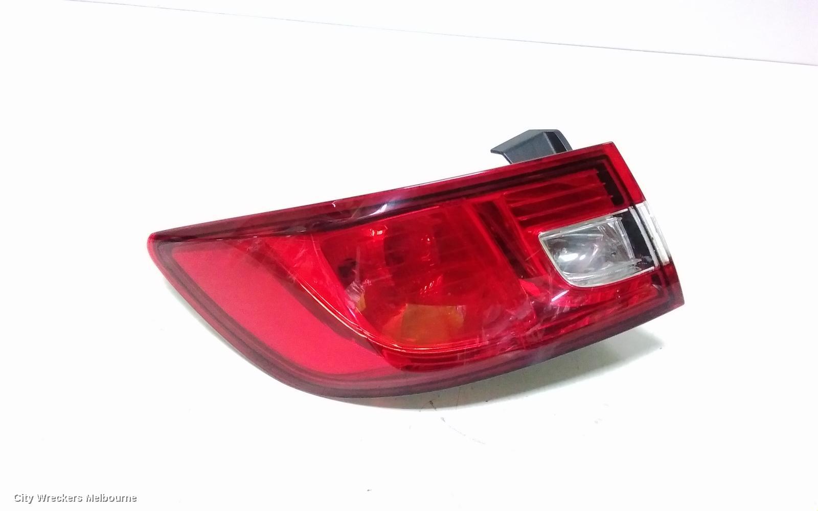 RENAULT CLIO LEFT TAILLIGHT, X98, IN BODY, HALOGEN TYPE, 09/2013 - 10/2019