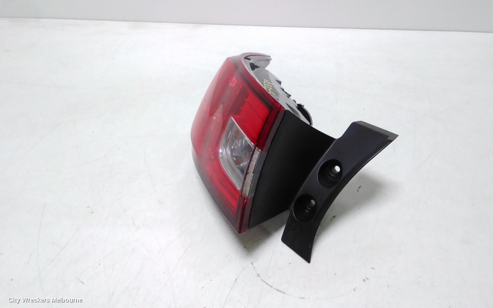RENAULT CLIO LEFT TAILLIGHT, X98, IN BODY, HALOGEN TYPE, 09/2013 - 10/2019