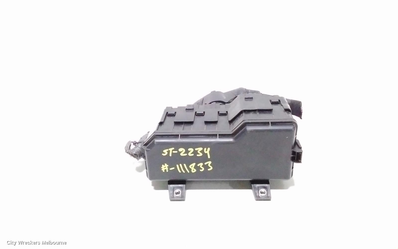 TOYOTA HIACE FUSE BOX, ENGINE BAY, DIESEL, KDH, 09/2006 - 04/2019