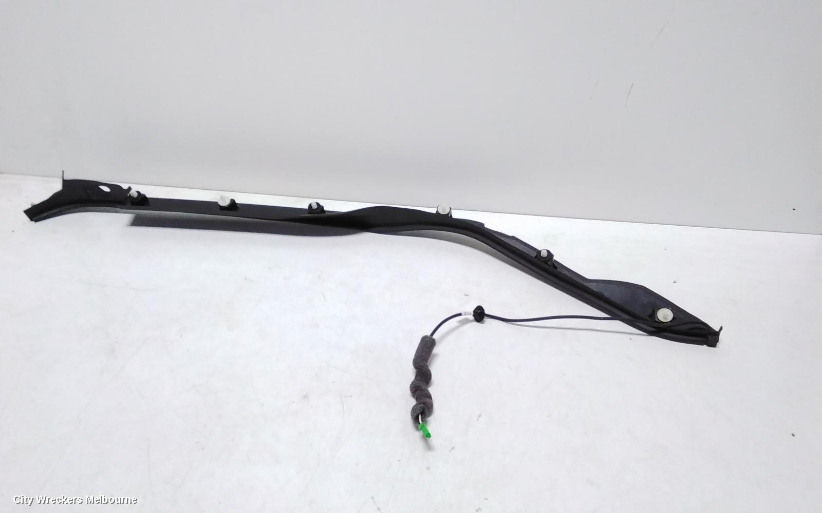 LAND ROVER RANGEROVER SPORT, L494, 12/2013 - 04/2022, TAILGATE SENSOR RIGHT   P/N CPLA-406A76 : 111846