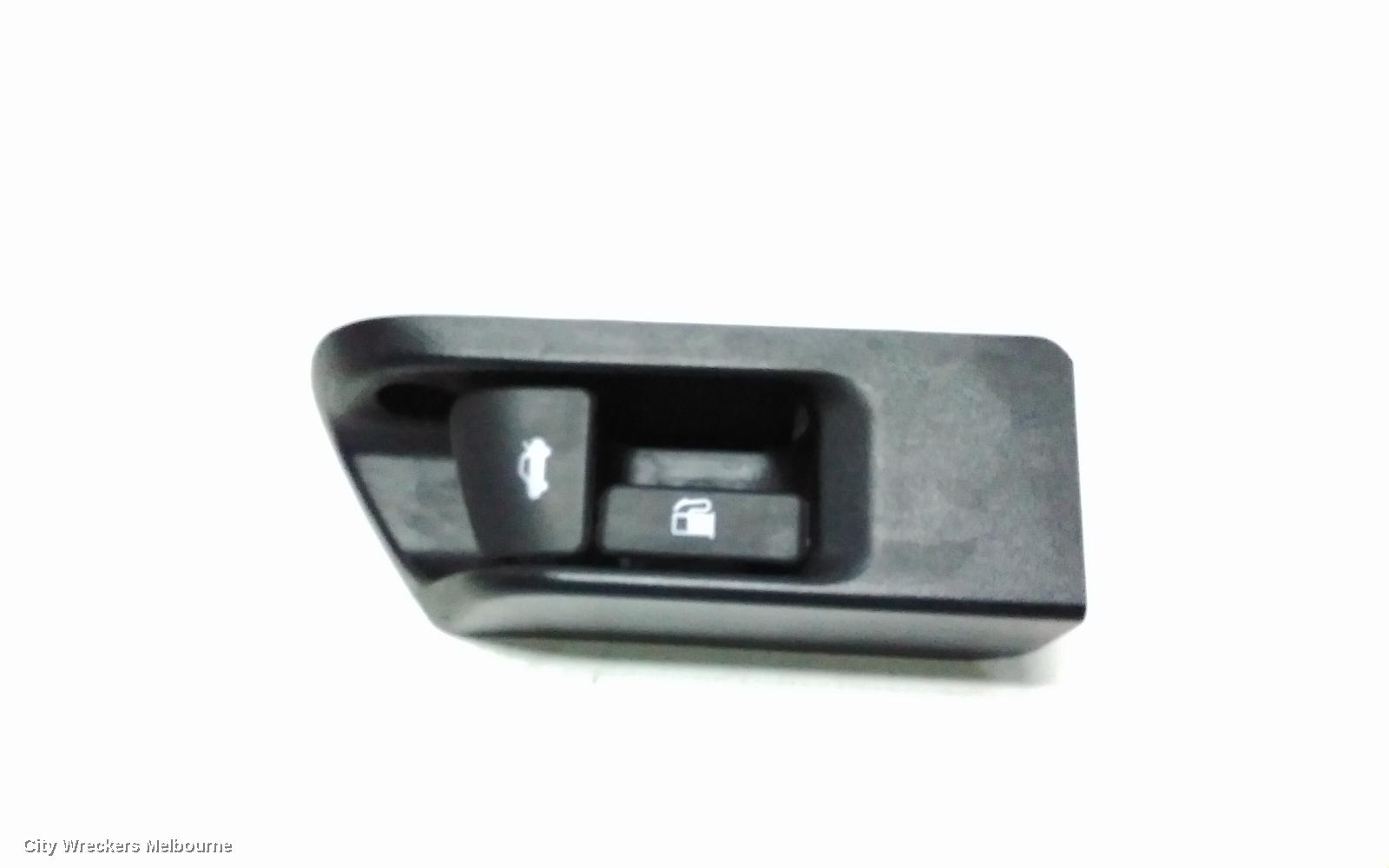 TOYOTA CAMRY TAILGATE HANDLE, XV40, 06/2006 - 02/2012