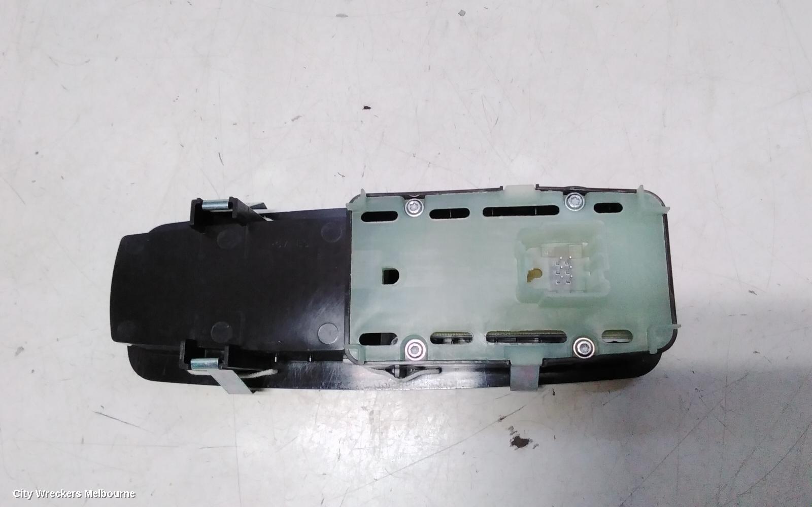 JEEP GRANDCHEROKEE PWR DR WIND SWITCH, LH FRONT, WK, 10/2010 - 02/2022