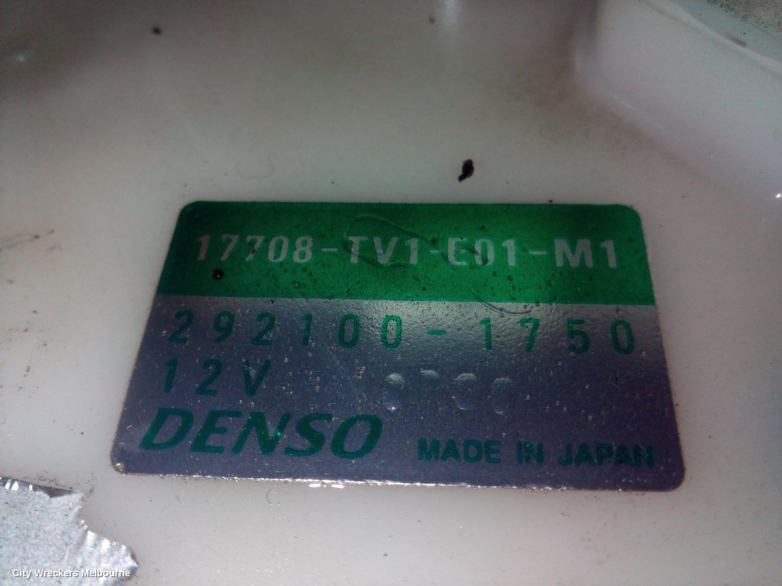 MERCEDES VITO OVERFLOW BOTTLE, 447, 03/2015 ONWARDS