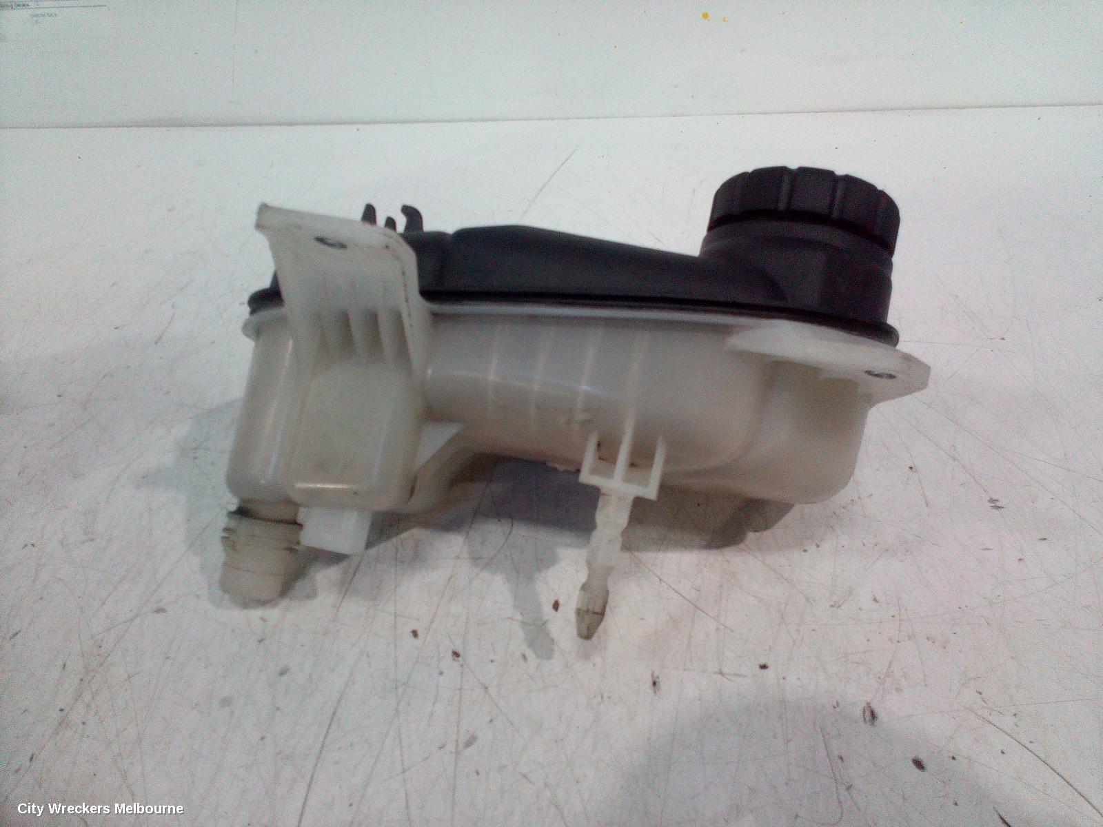 MERCEDES VITO OVERFLOW BOTTLE, 447, 03/2015 ONWARDS