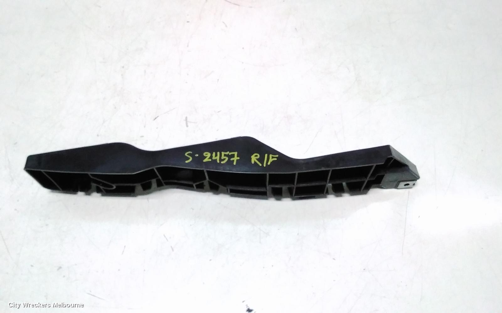 LDV DELIVER 9, 07/2020 ONWARDS, RHF BAR BRAKET: 112075