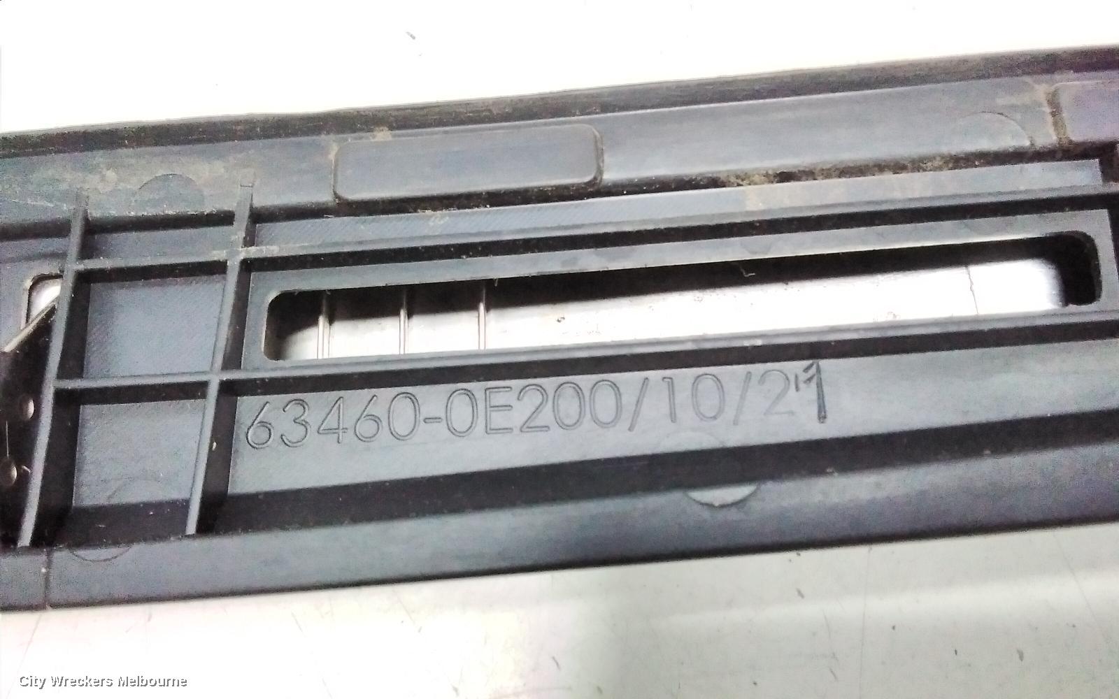 TOYOTA KLUGER ROOF RAIL