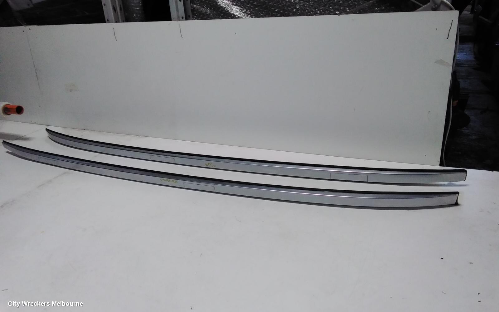 TOYOTA KLUGER ROOF RAIL