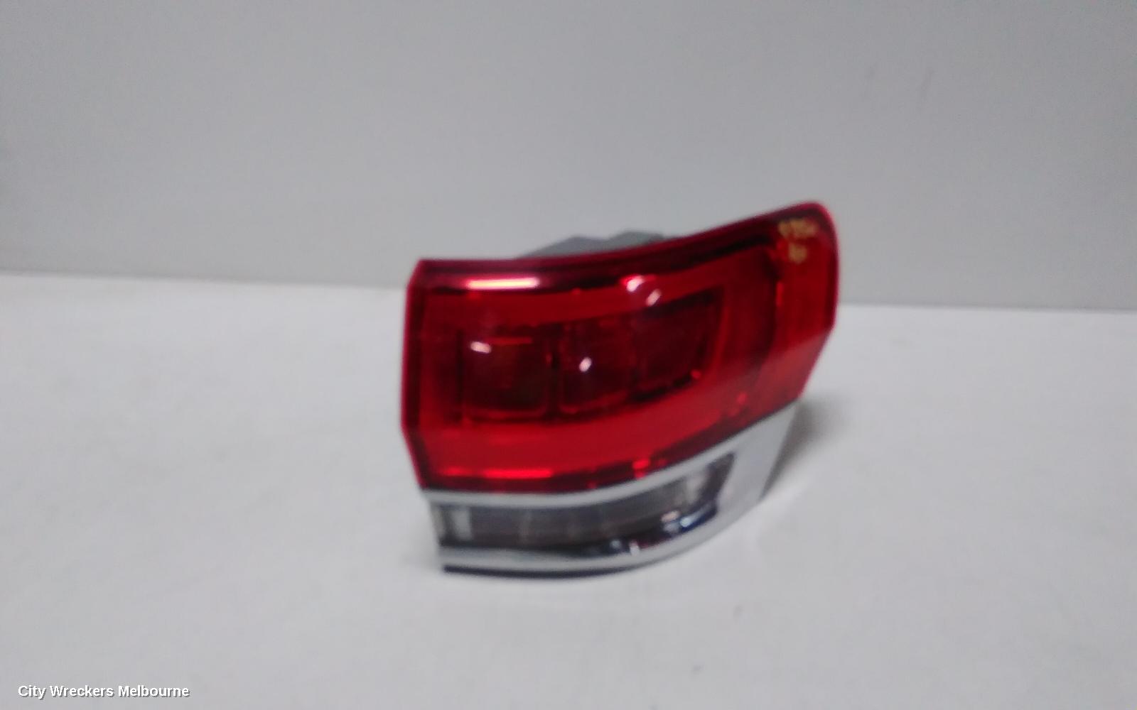 JEEP GRANDCHEROKEE RIGHT TAILLIGHT, WK, LAREDO/OVERLAND/LIMITED, W/ CHROME BEZEL, 04/2013 - 02/2022
