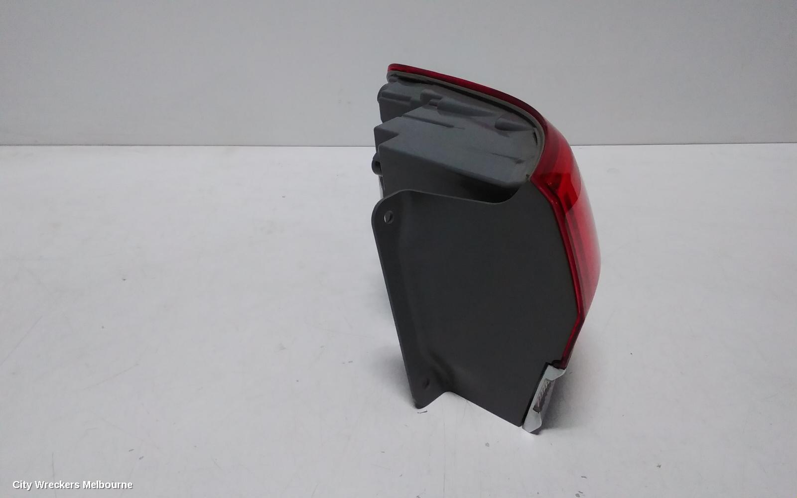 JEEP GRANDCHEROKEE RIGHT TAILLIGHT, WK, LAREDO/OVERLAND/LIMITED, W/ CHROME BEZEL, 04/2013 - 02/2022