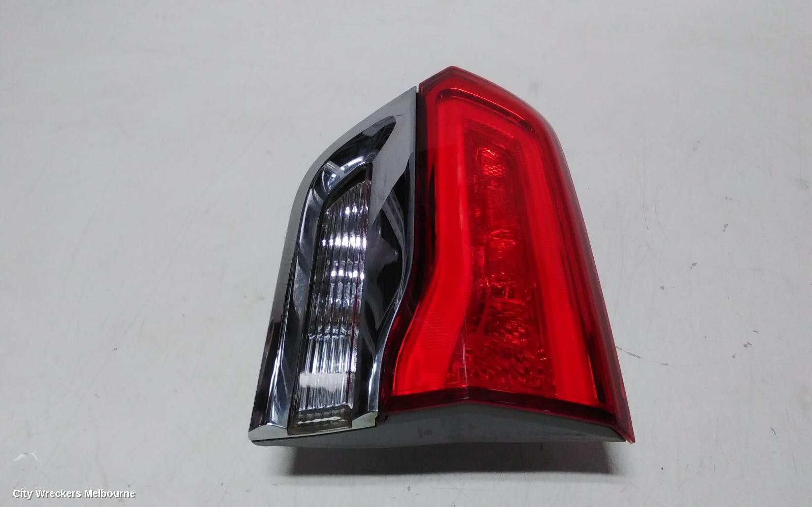 JEEP GRANDCHEROKEE REAR GARNISH, TAILGATE LAMP (RH SIDE), WK, LAREDO/OVERLAND/SUMMIT/LIMITED, CHROME BEZEL, 04/2013 - 02/2022