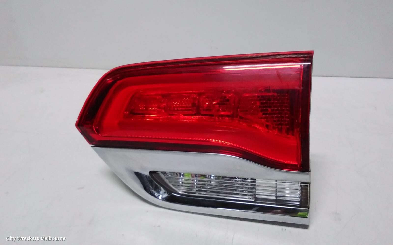 JEEP GRANDCHEROKEE REAR GARNISH, TAILGATE LAMP (RH SIDE), WK, LAREDO/OVERLAND/SUMMIT/LIMITED, CHROME BEZEL, 04/2013 - 02/2022