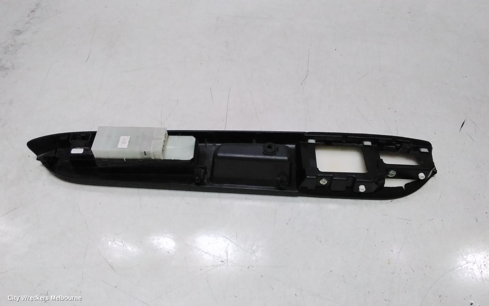 SUZUKI SX4 PWR DR WIND SWITCH, RH FRONT (MASTER SWITCH), 02/2007 - 01/2014