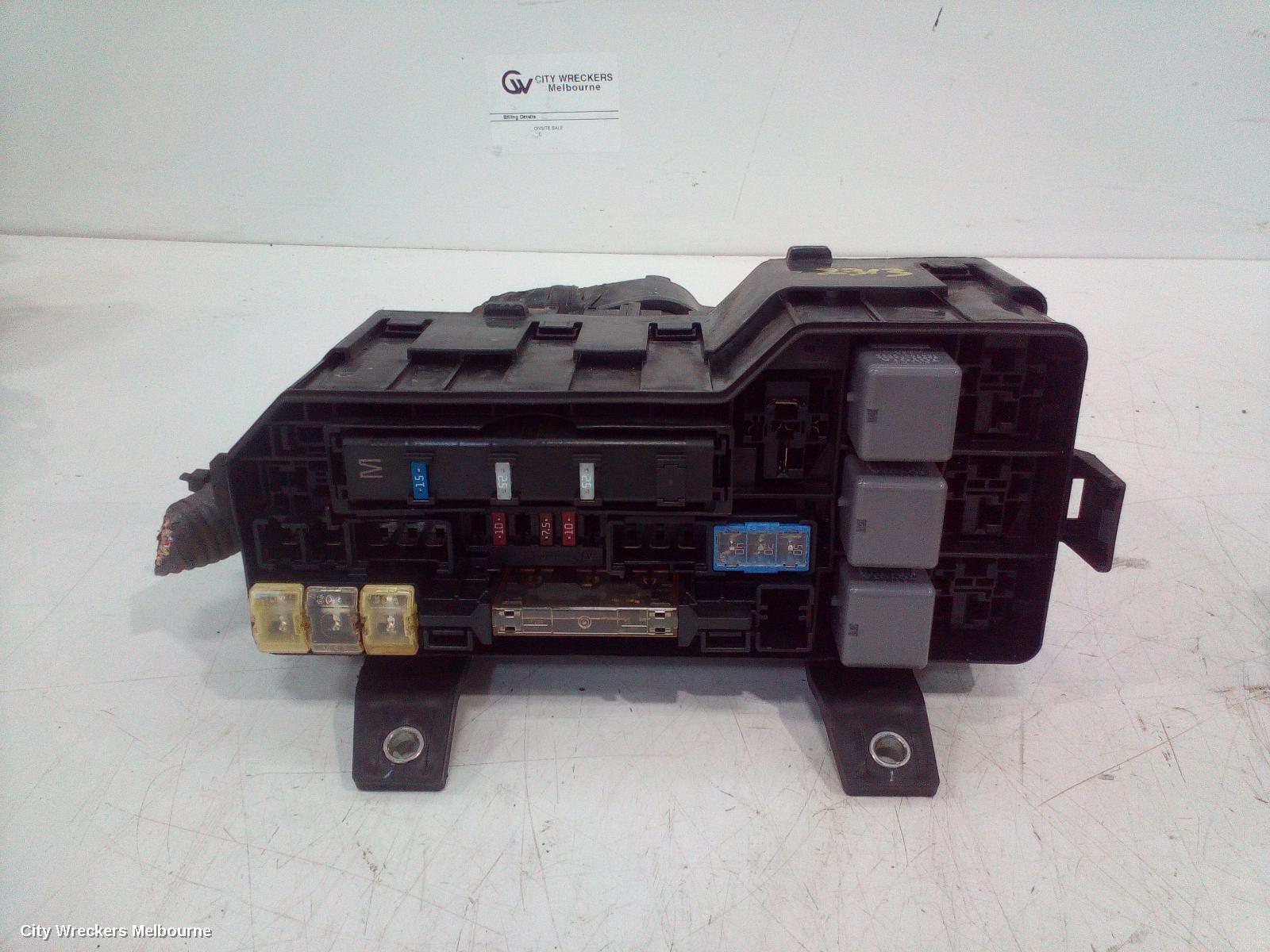 TOYOTA HIACE FUSE BOX, ENGINE BAY, DIESEL, KDH, 09/2006 - 04/2019