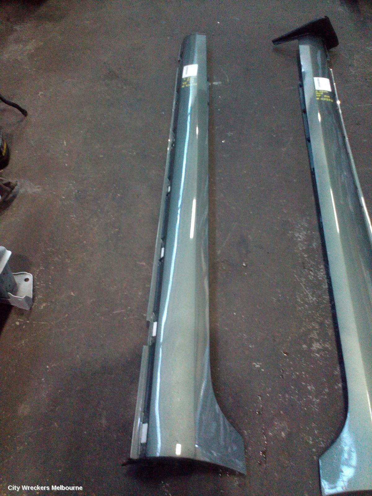 HOLDEN COMMODORE SIDE STEP/SKIRT, VF, ASSY, SEDAN, EVOKE/INTERNATIONAL/CALAIS, 05/2013 - 12/2017
