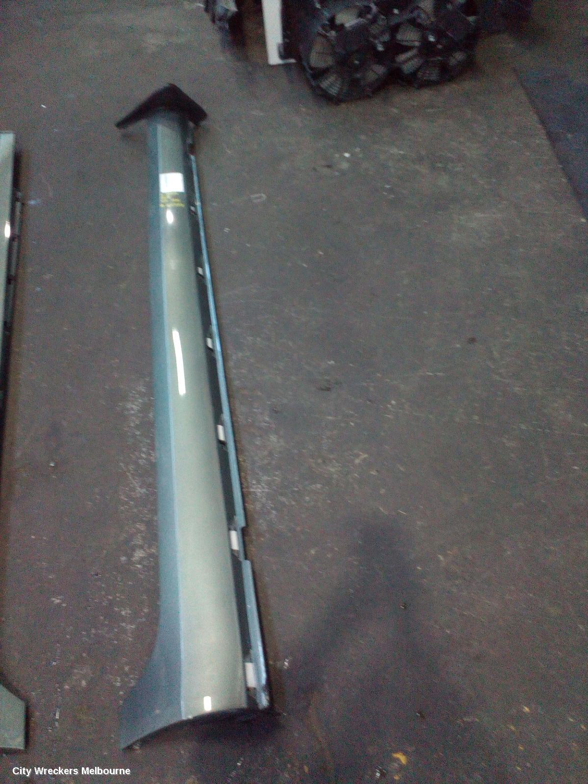 HOLDEN COMMODORE SIDE STEP/SKIRT, VF, ASSY, SEDAN, EVOKE/INTERNATIONAL/CALAIS, 05/2013 - 12/2017
