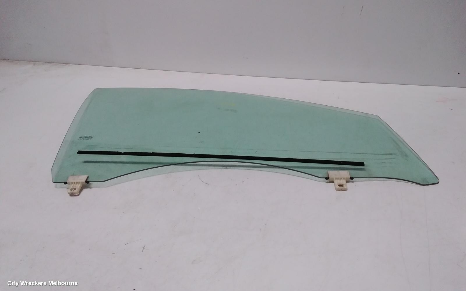 RENAULT MEGANE RIGHT FRONT DOOR WINDOW, GEN 4, 06/2016 - 02/2020