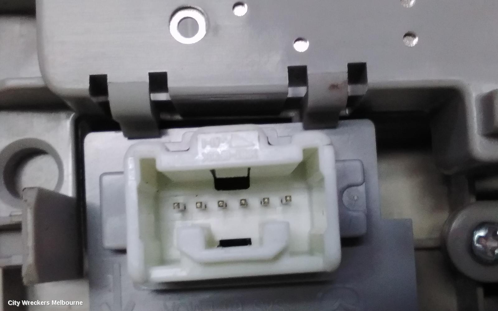 MAZDA CX5 COURTESY LIGHT, FRONT, MAP LIGHTS, W/ SUNGLASS HOLDER, W/ SUNROOF SWITCH TYPE, KE, 02/2012 - 12/2016