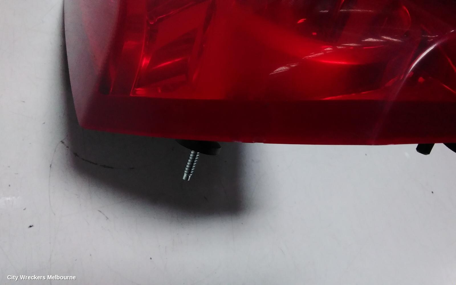 CHRYSLER 300C RIGHT TAILLIGHT, IN BODY, SEDAN, 03/2008 - 12/2011