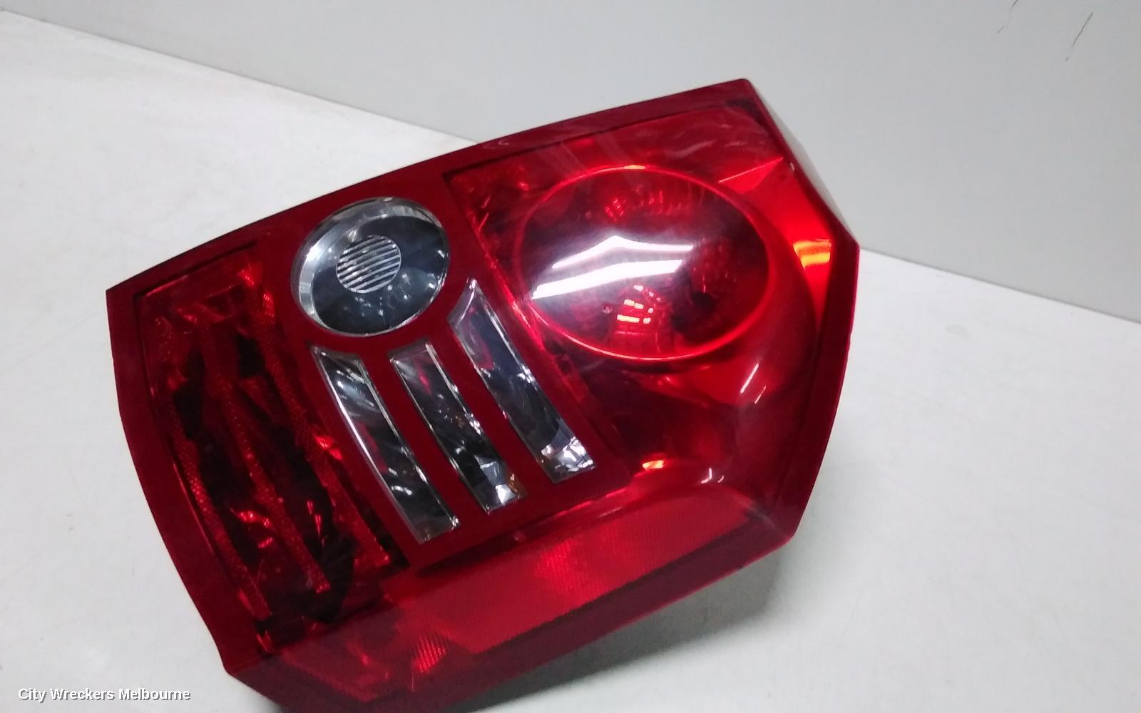 CHRYSLER 300C RIGHT TAILLIGHT, IN BODY, SEDAN, 03/2008 - 12/2011